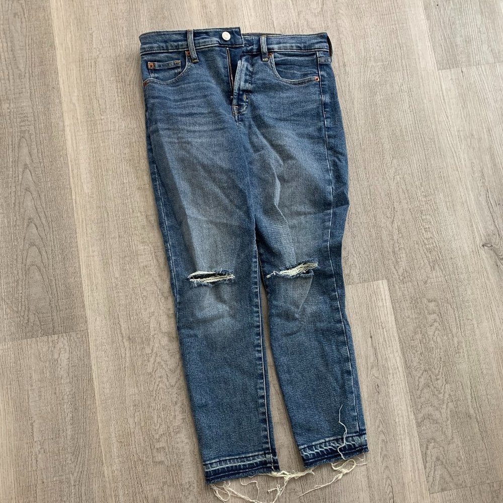 Gap distressed knee jeans - size 27